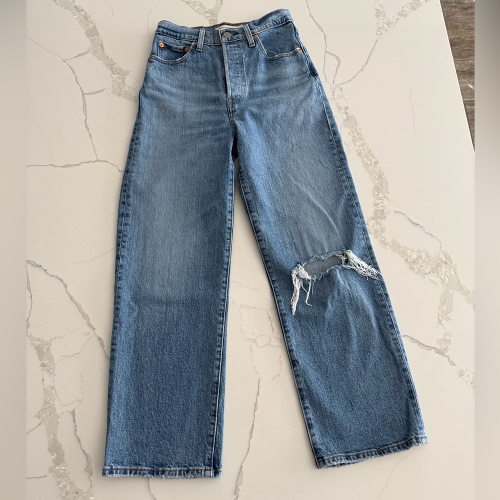 Levi’s Premium Ribcage Ankle Straight Jeans